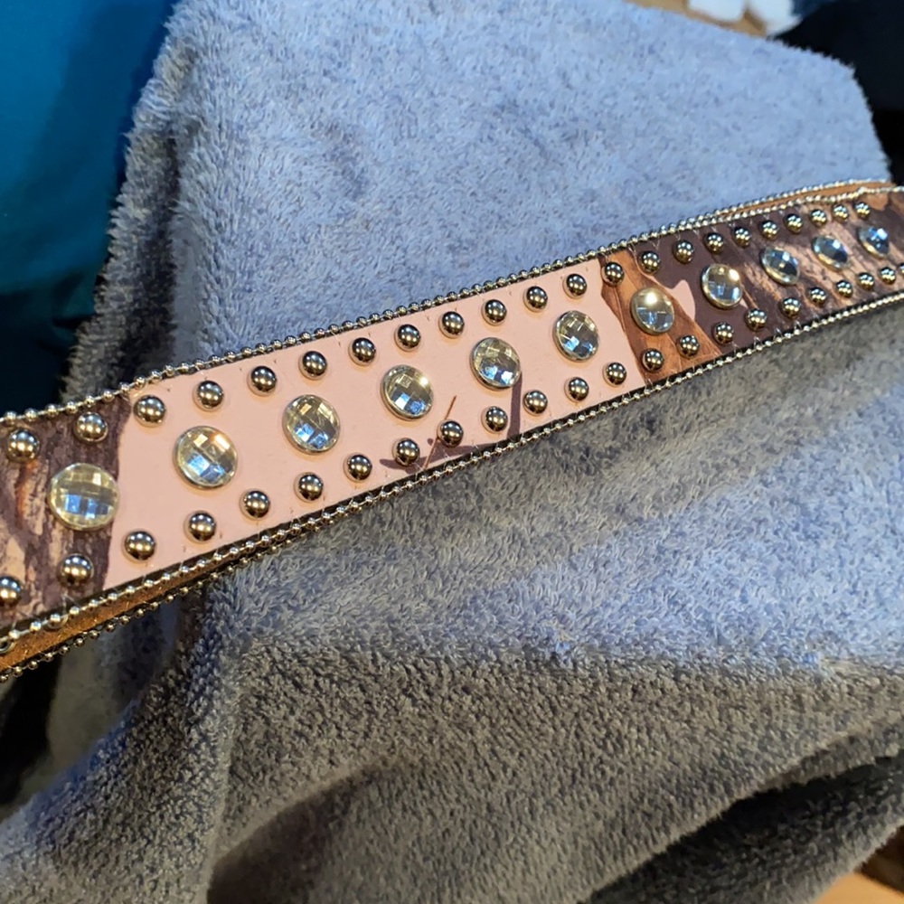 Pink Camo Rhinestone belt - Picture 2 of 3